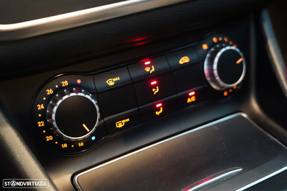 Mercedes-Benz CLA 200 d Shooting Brake AMG Line - 15