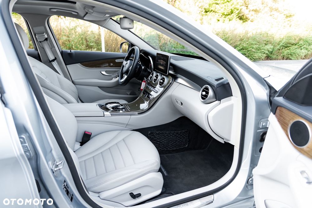 Mercedes-Benz Klasa C 220 (BlueTEC) d 7G-TRONIC AMG Line - 27