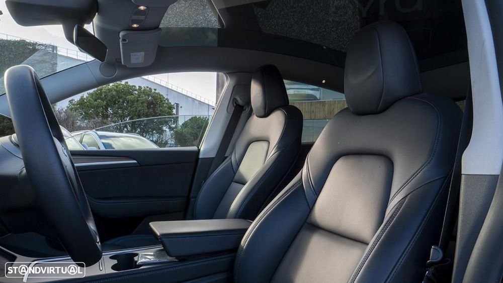 Tesla Model Y Long Range Dual Motor AWD - 13