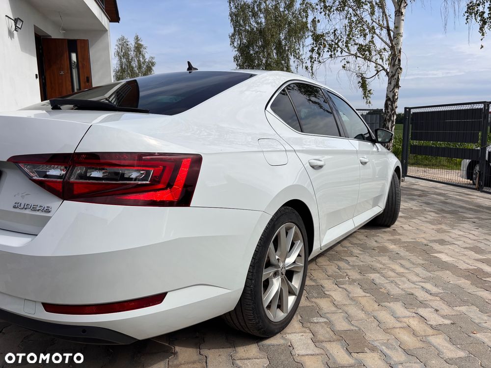 Skoda Superb 2.0 TDI SCR Style DSG - 9