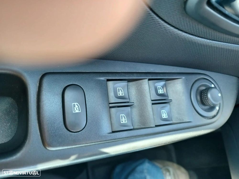 Renault Captur 0.9 TCE - 15