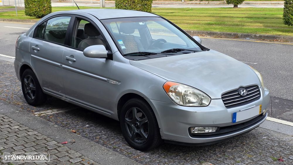 Hyundai Accent - 3
