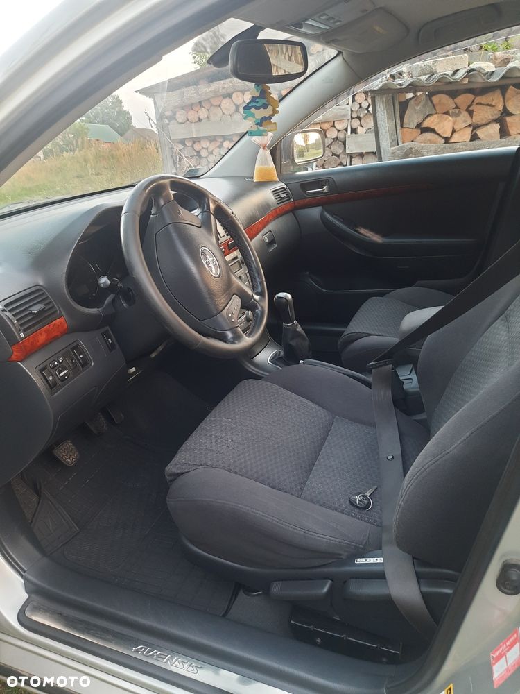Toyota Avensis - 3