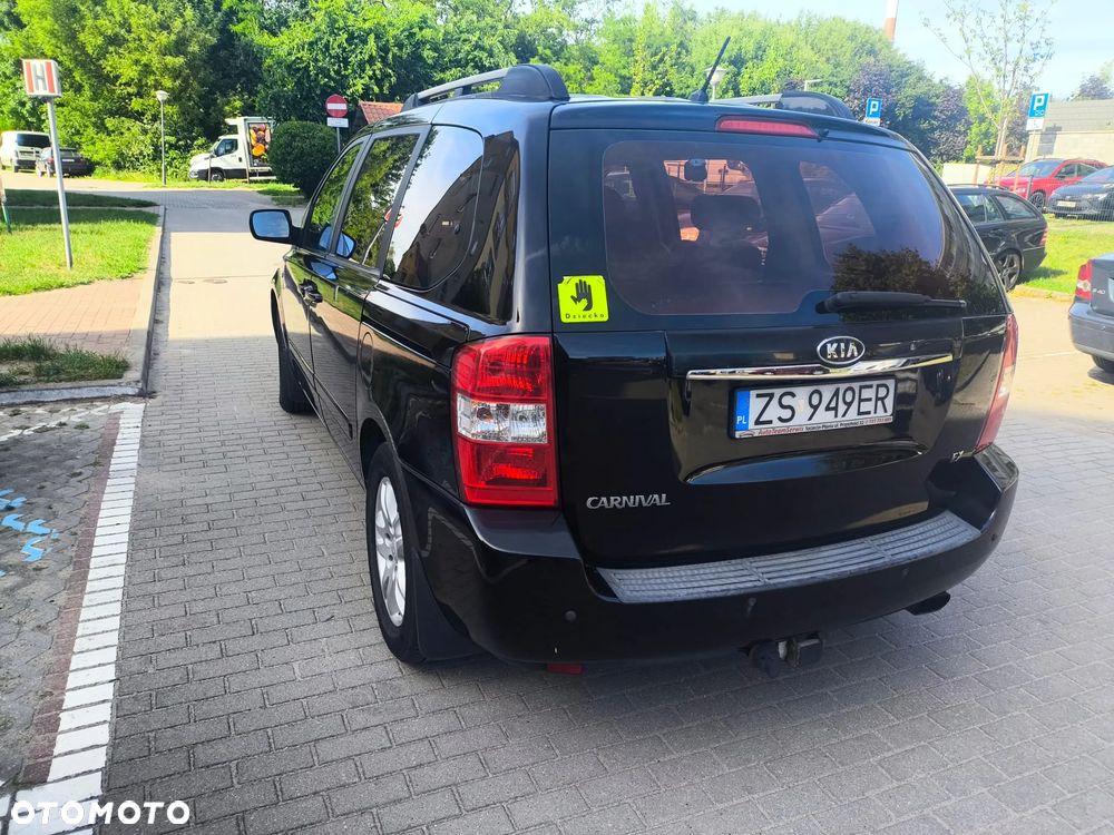 Kia Carnival - 5