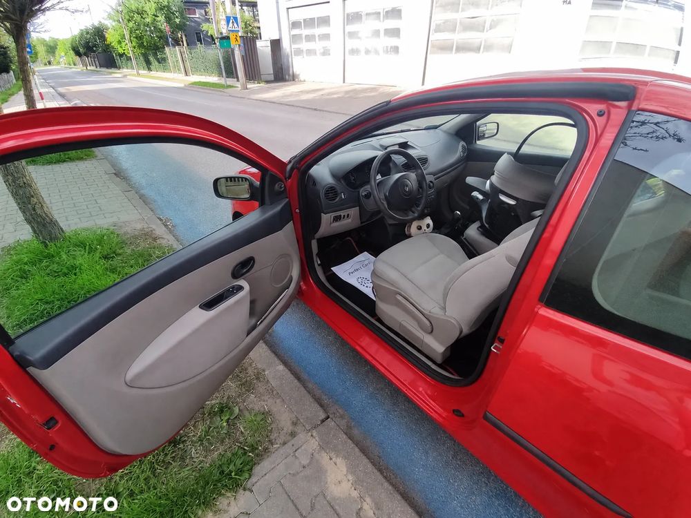 Renault Clio 1.2 16V 75 Expression - 6