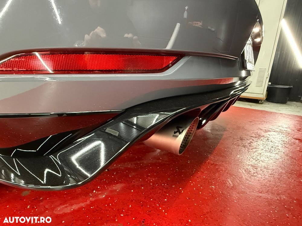 Volkswagen Golf - 11