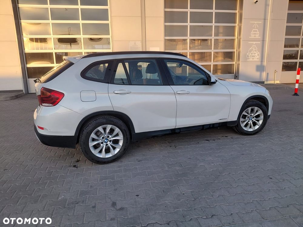 BMW X1 xDrive18d - 12