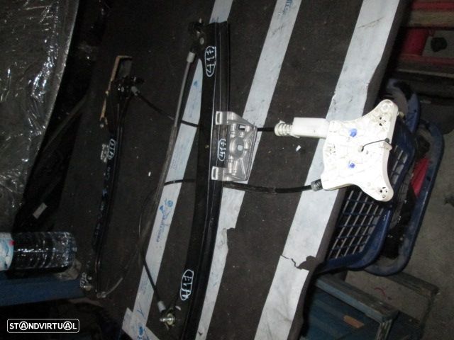 Elevador Sem Motor REF0417 MERCEDES CLK 270 2004 FE - 2