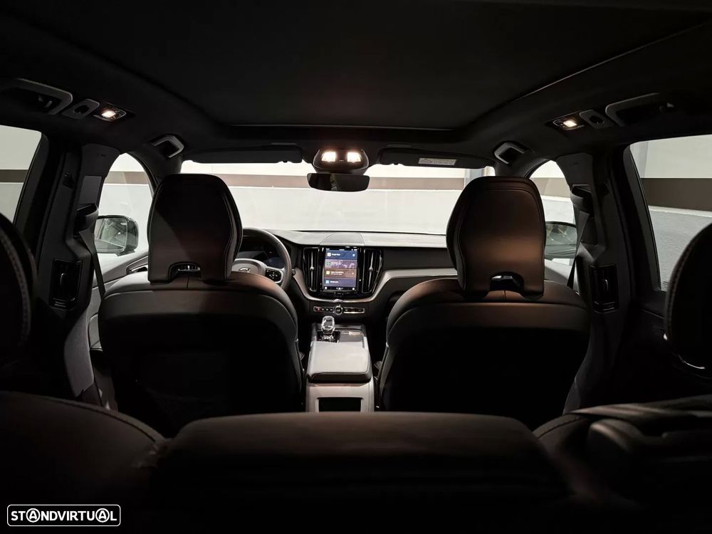 Volvo XC 60 2.0 T6 PHEV Black Edition - 17