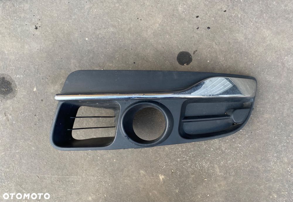 RENAULT LAGUNA 3 III LIFT 11- > lewa chrom kratka ZDERZAKA  przedniego KRATKA halogenu W ZDERZAK  przedni  przód zaślepka na halogen przedni lewy 620102560R - 2