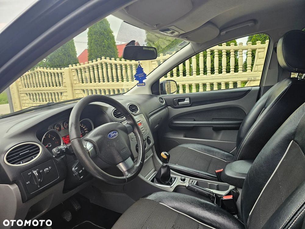 Ford Focus Turnier 1.6 Ti-VCT Style - 6