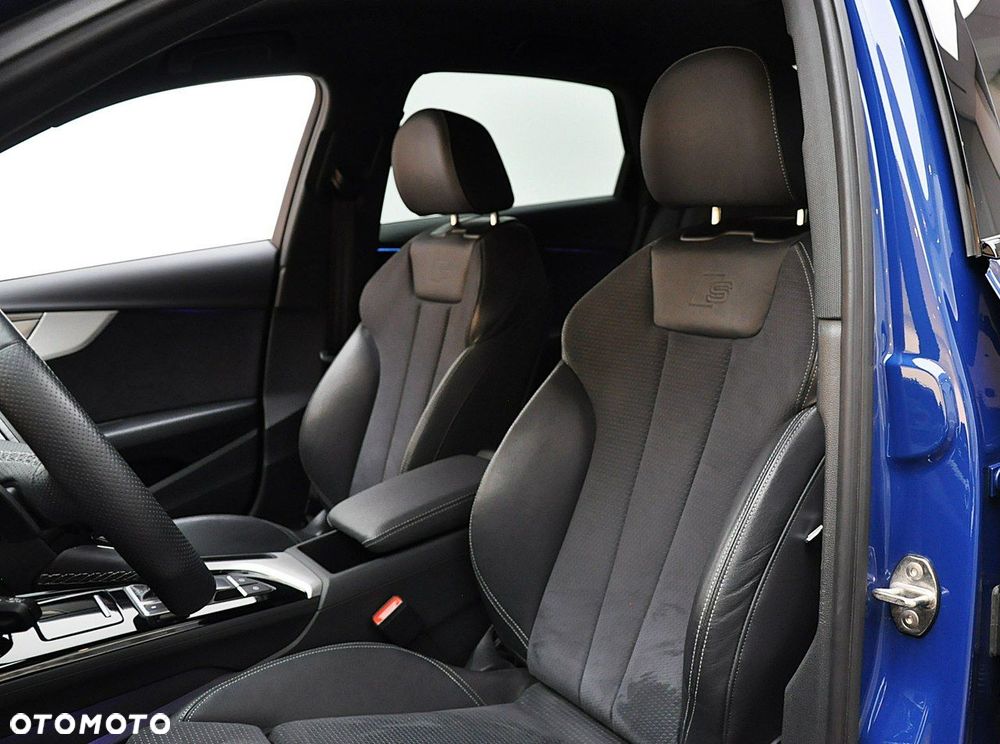 Audi A4 Limousine - 15