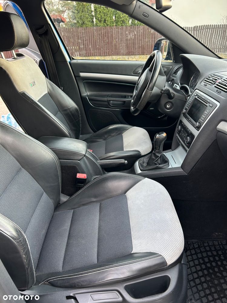 Skoda Octavia 2.0 TSI RS - 17