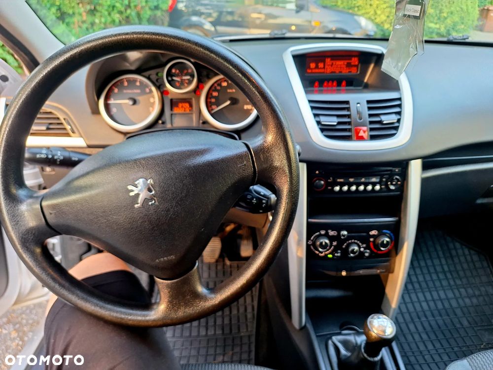 Peugeot 207 75 forever - 8