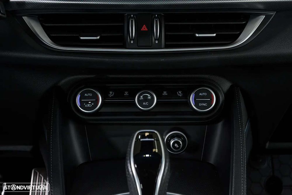 Alfa Romeo Stelvio - 15