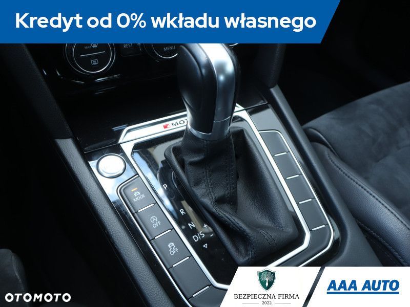 Volkswagen Passat - 14