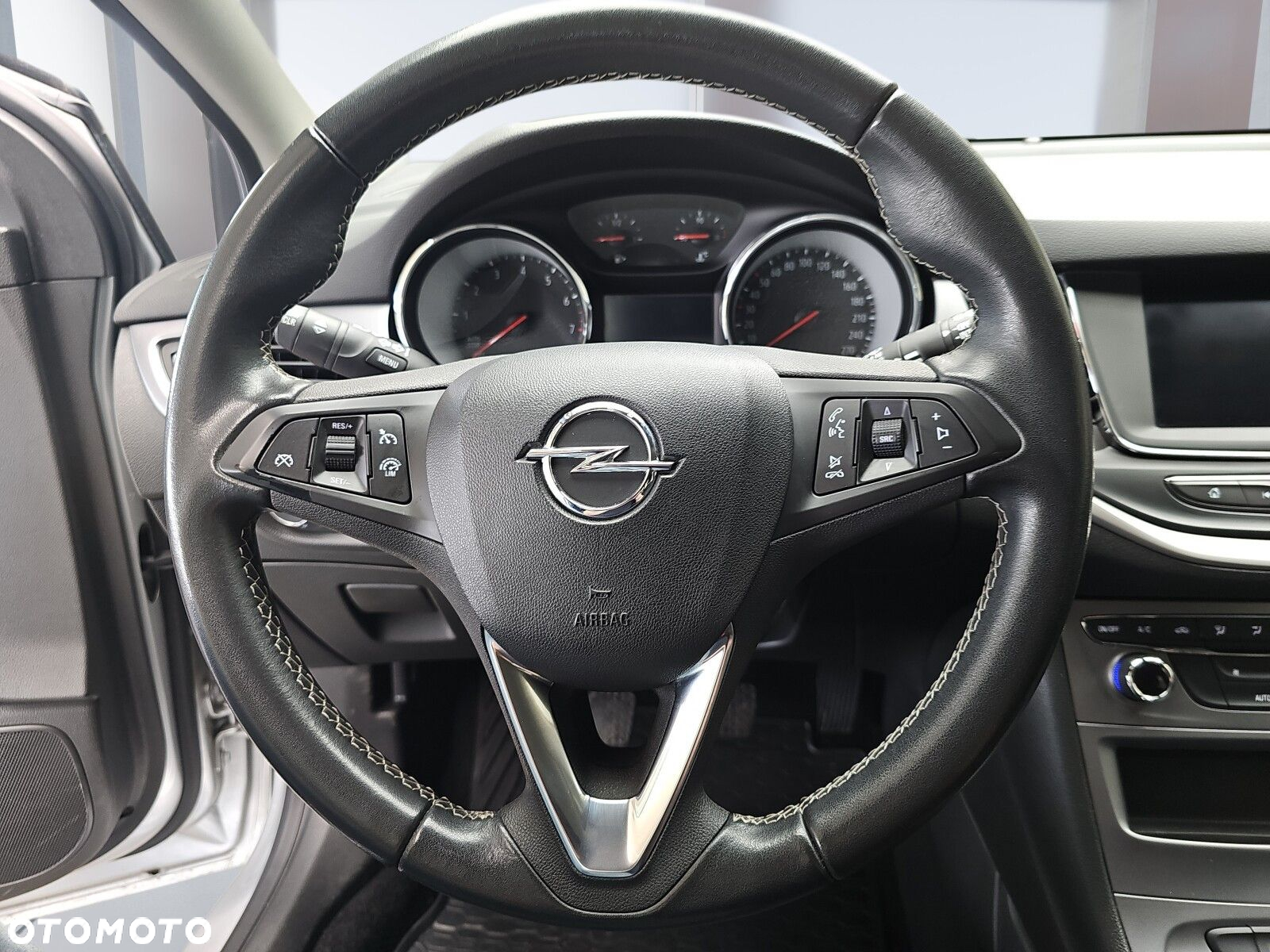 Opel Astra V 1.2 T Edition S&S - 12
