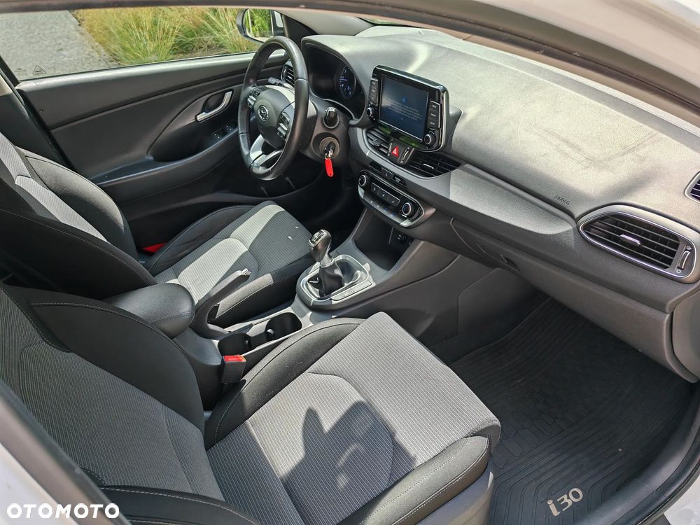 Hyundai i30 1.5 DPI Modern - 15
