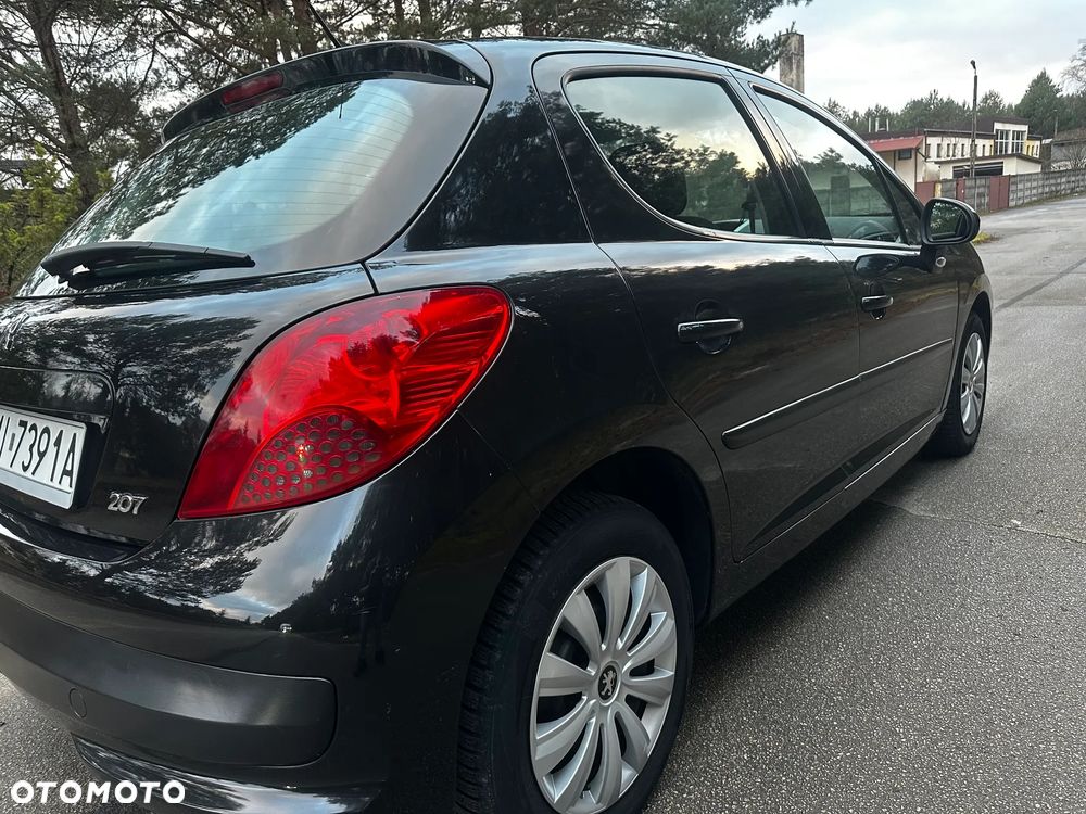 Peugeot 207 1.4 16V Presence - 17