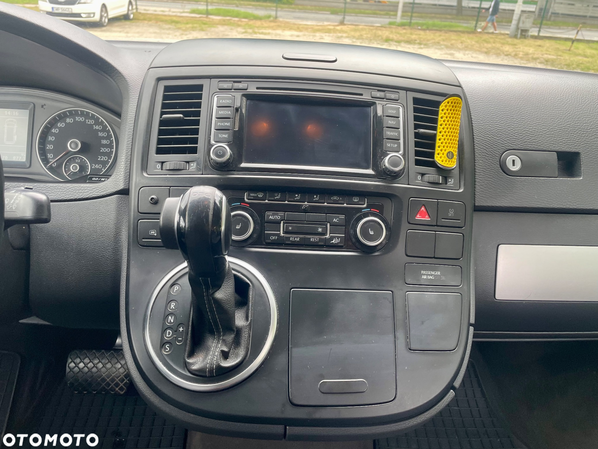 Volkswagen Multivan - 28