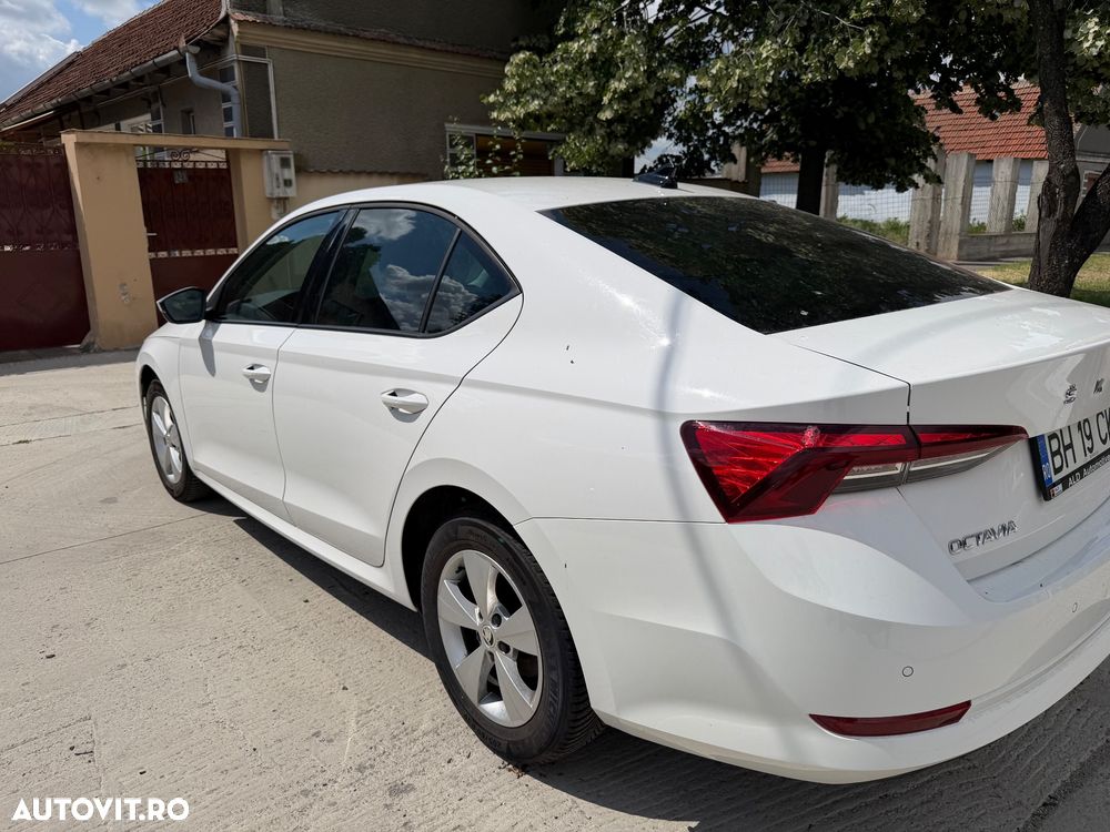 Skoda Octavia 2.0 TDI DSG Style - 1