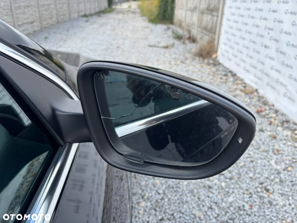 Volkswagen Passat Variant 2.0 Blue TDI SCR Business Edition - 16