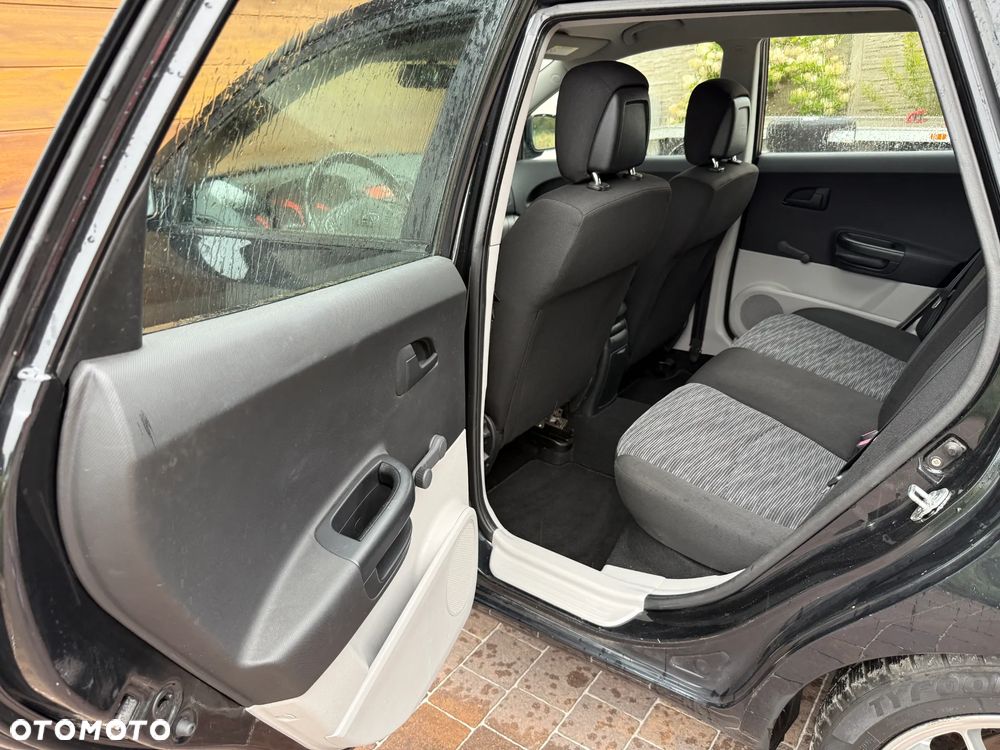 Kia Ceed - 14