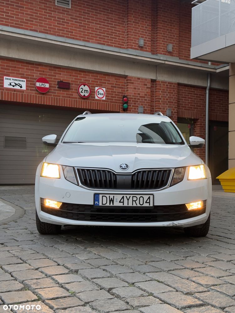 Skoda Octavia 1.6 TDI SCR Style DSG - 1