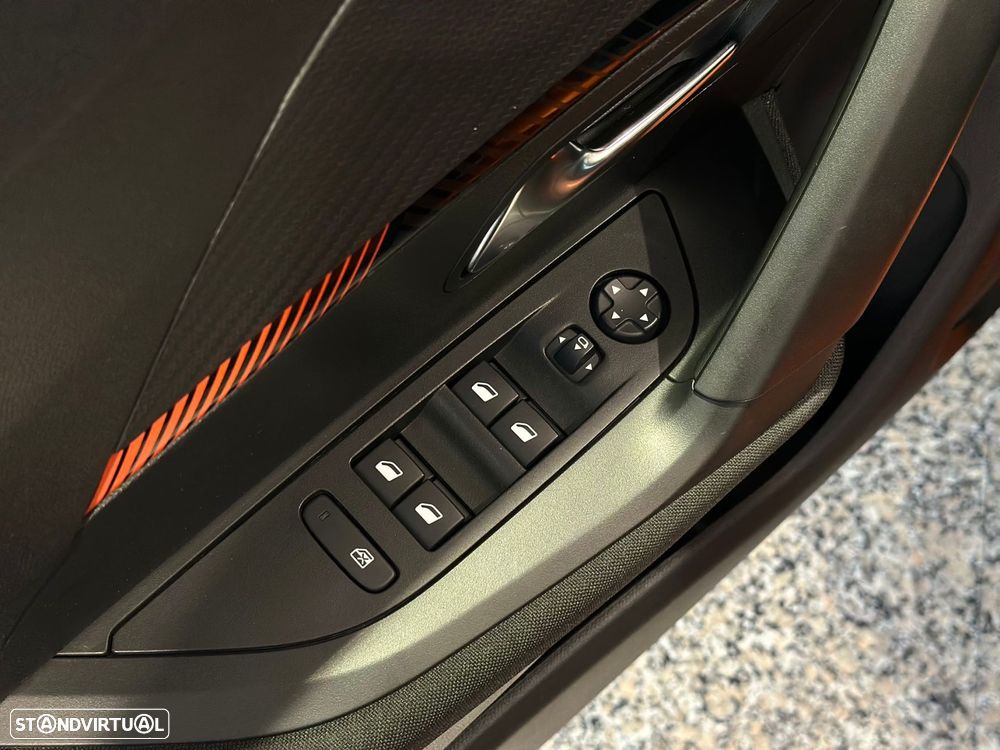 Peugeot 2008 1.2 PureTech Allure Pack - 8