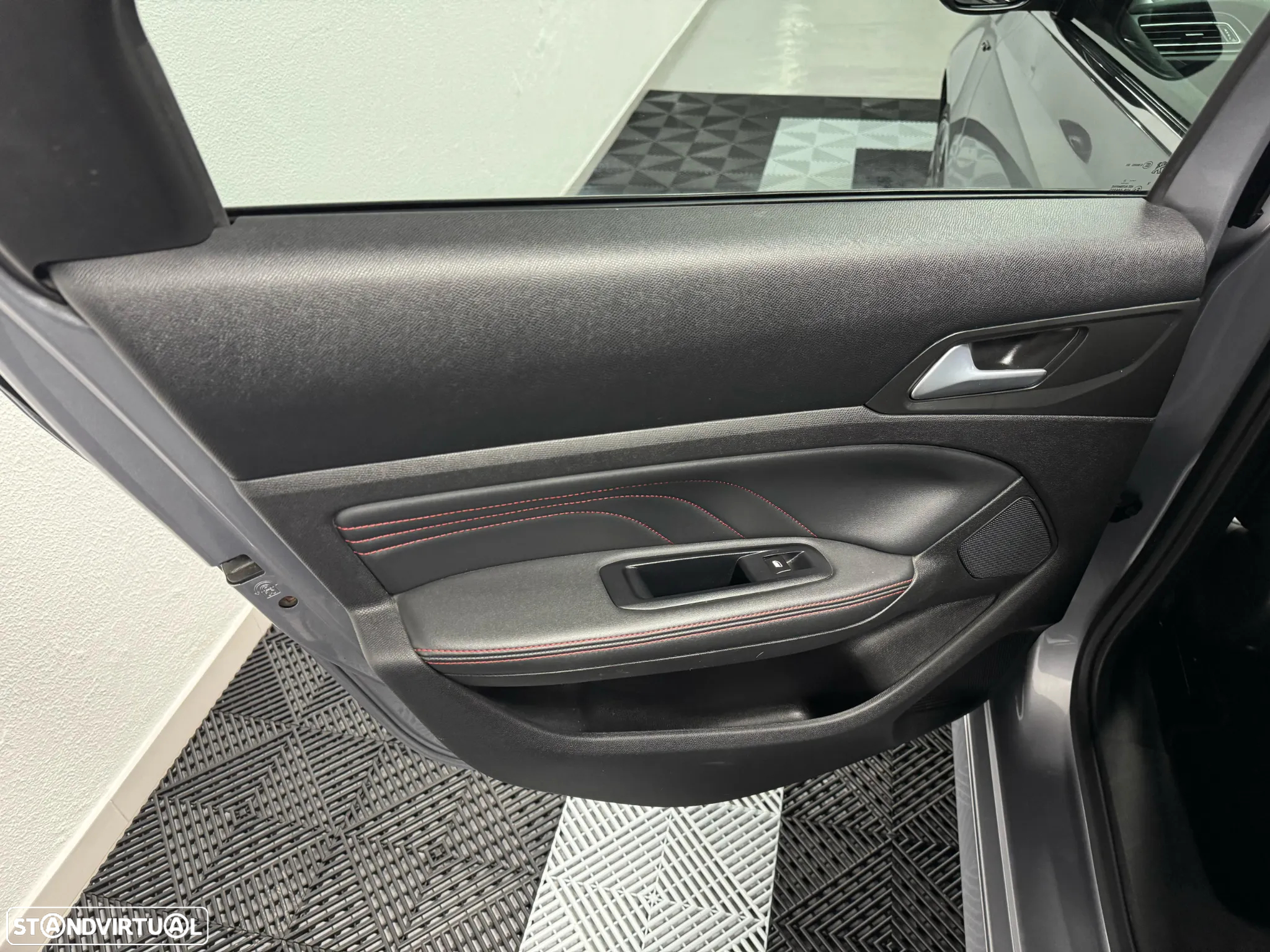 Peugeot 308 SW 1.5 BlueHDi GT EAT8 - 17
