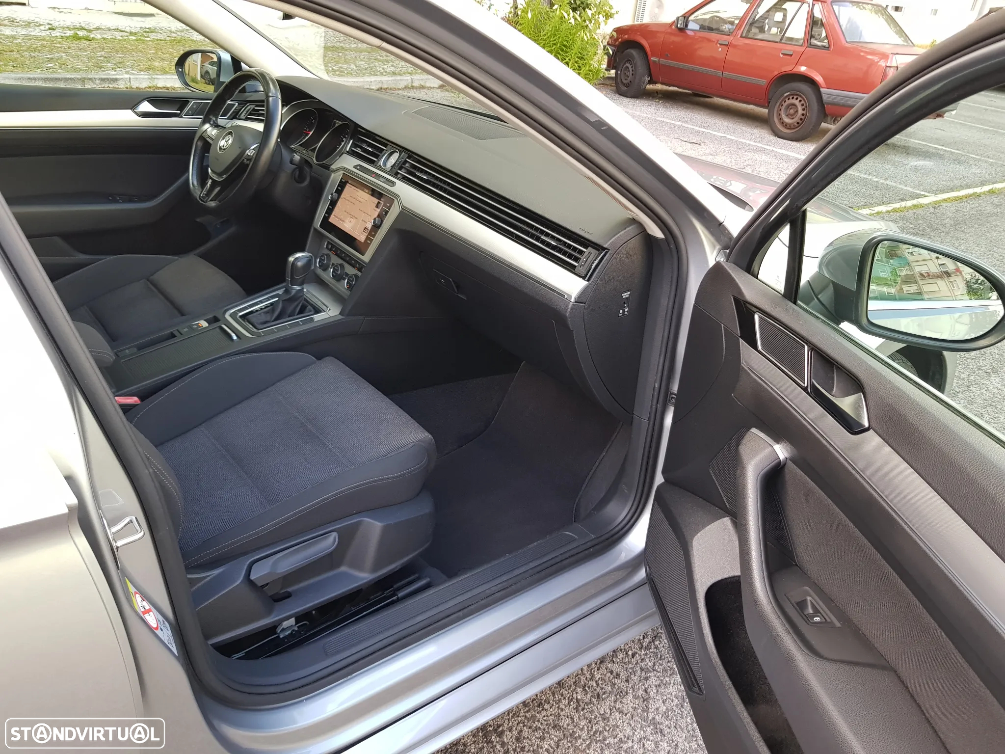 VW Passat Variant 1.6 TDI Highline DSG - 35