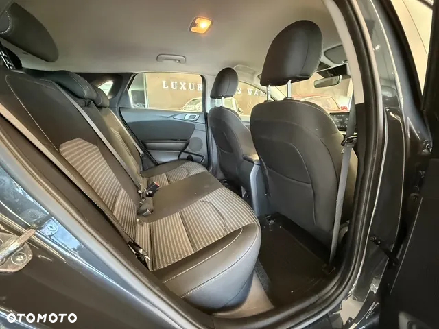 Kia Ceed 1.5 T-GDI M DCT - 26