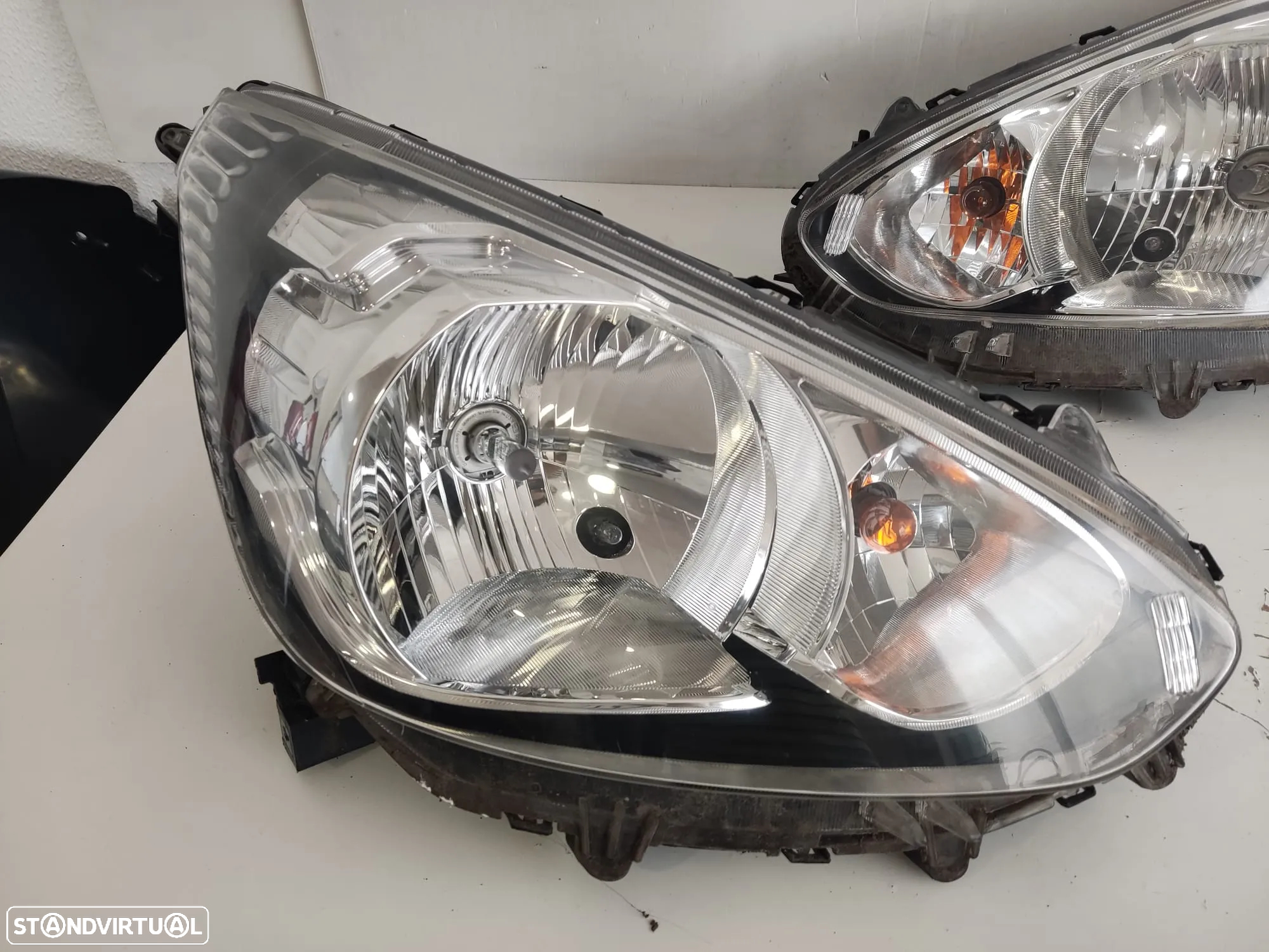 Farol óptica Mitsubishi space Star 2018 - 2