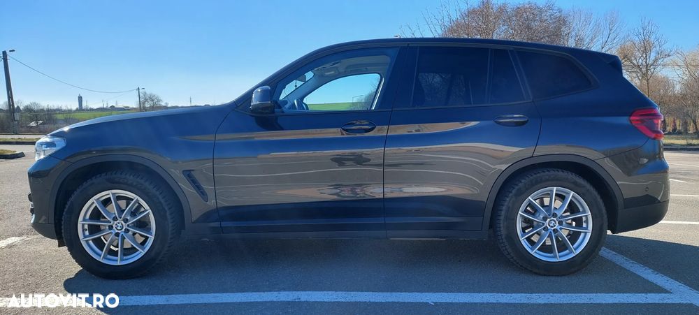 BMW X3 xDrive20i Aut. Advantage - 2