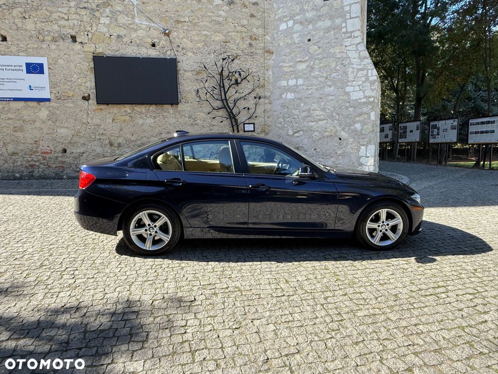 BMW Seria 3 328i xDrive - 14