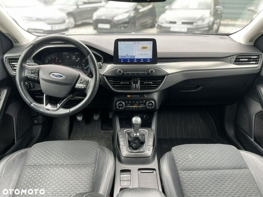 Ford Focus - 33
