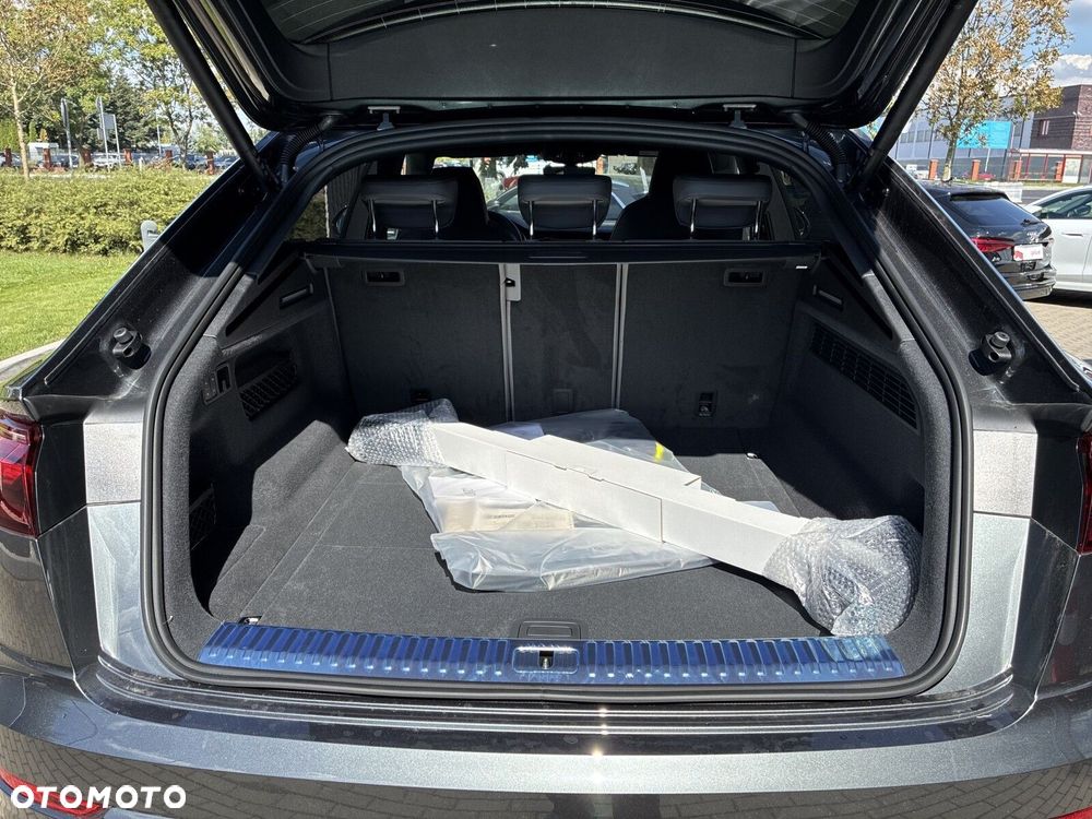 Audi Q8 - 18