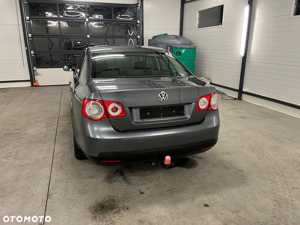 Volkswagen Jetta 1.9 TDI DPF Comfortline - 8