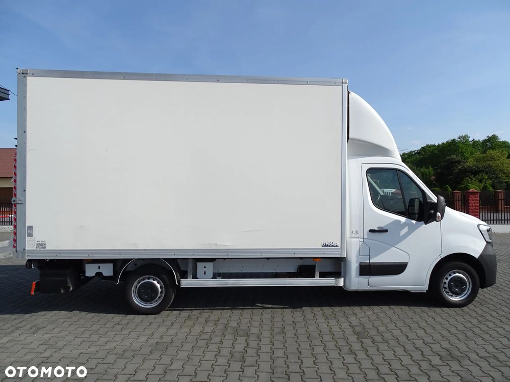 Renault Master , Kontener z windą - 4