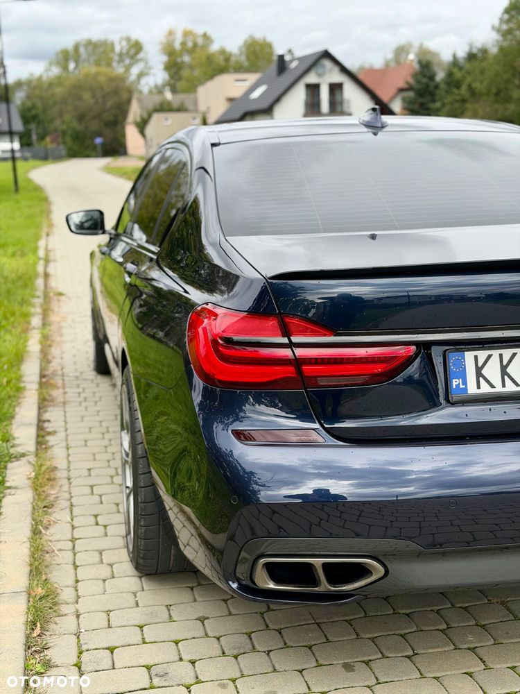 BMW Seria 7 750Li xDrive - 10