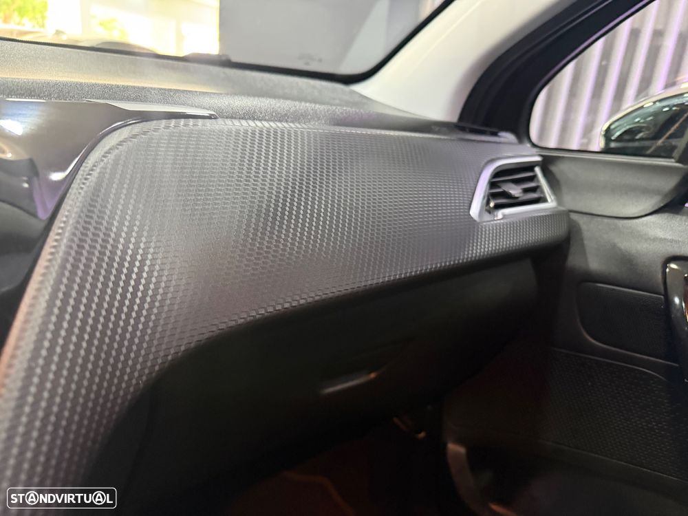 Peugeot 208 PureTech 82 Start & Stop Style - 17