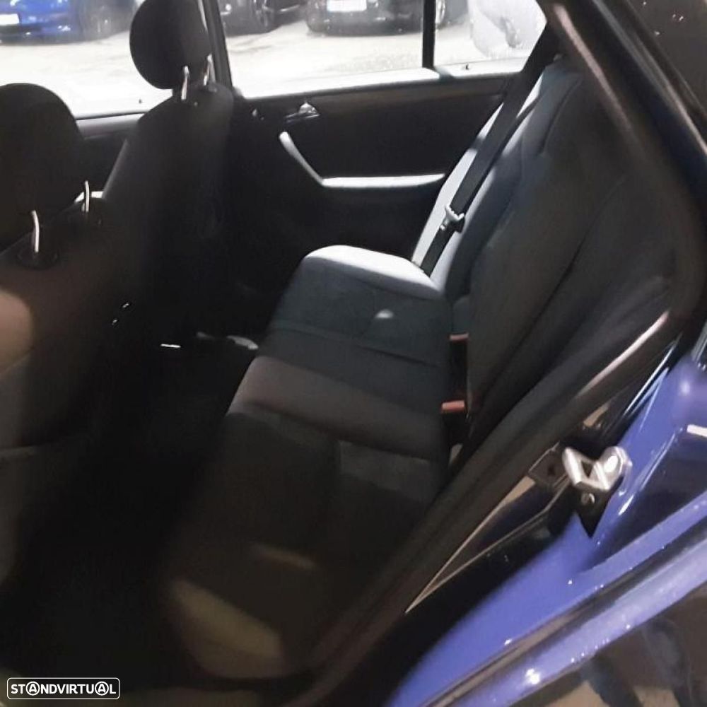 Mercedes-Benz C 200 - 5