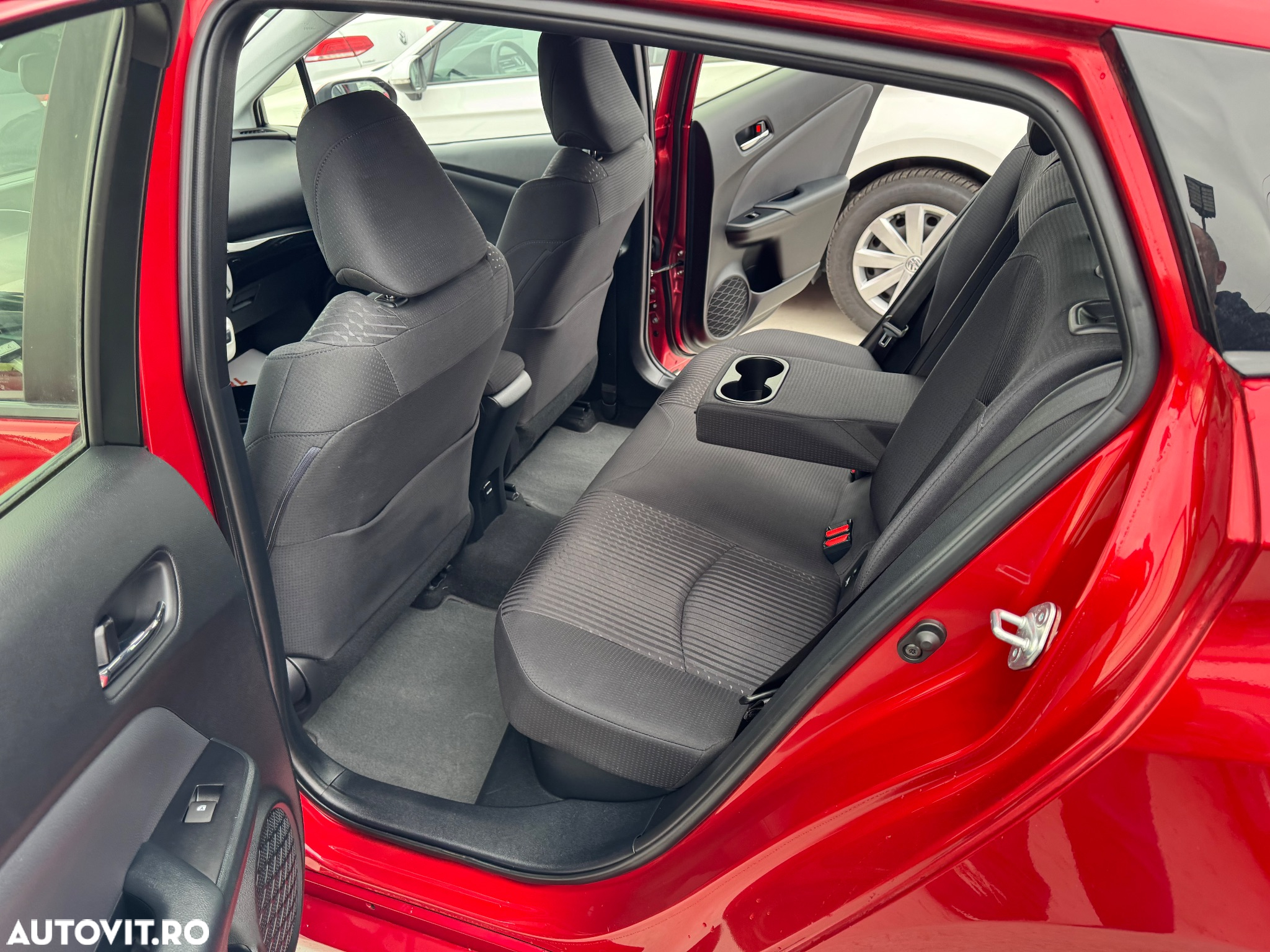 Toyota Prius 1.8 Dual VVT-i Luna - 28