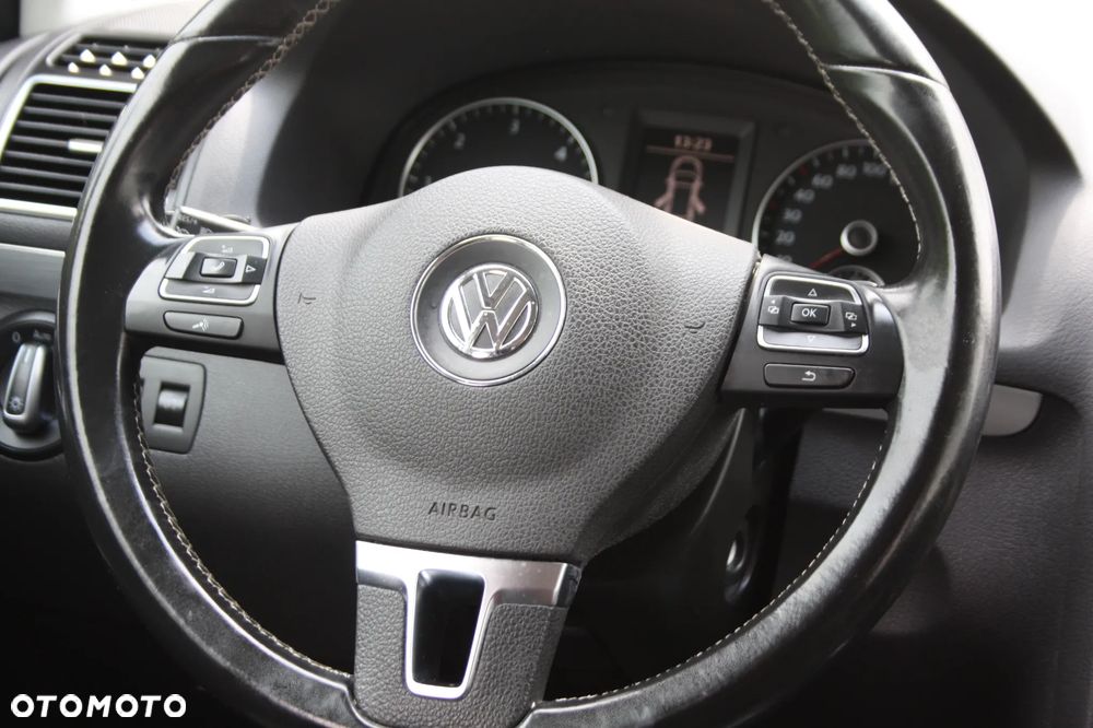 Volkswagen Touran 2.0 TDI DPF BlueMotion Technology DSG Cup - 16