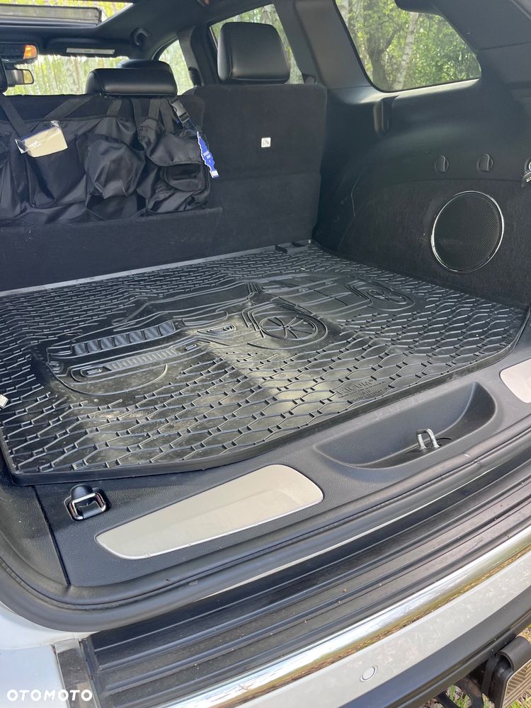 Jeep Grand Cherokee - 13