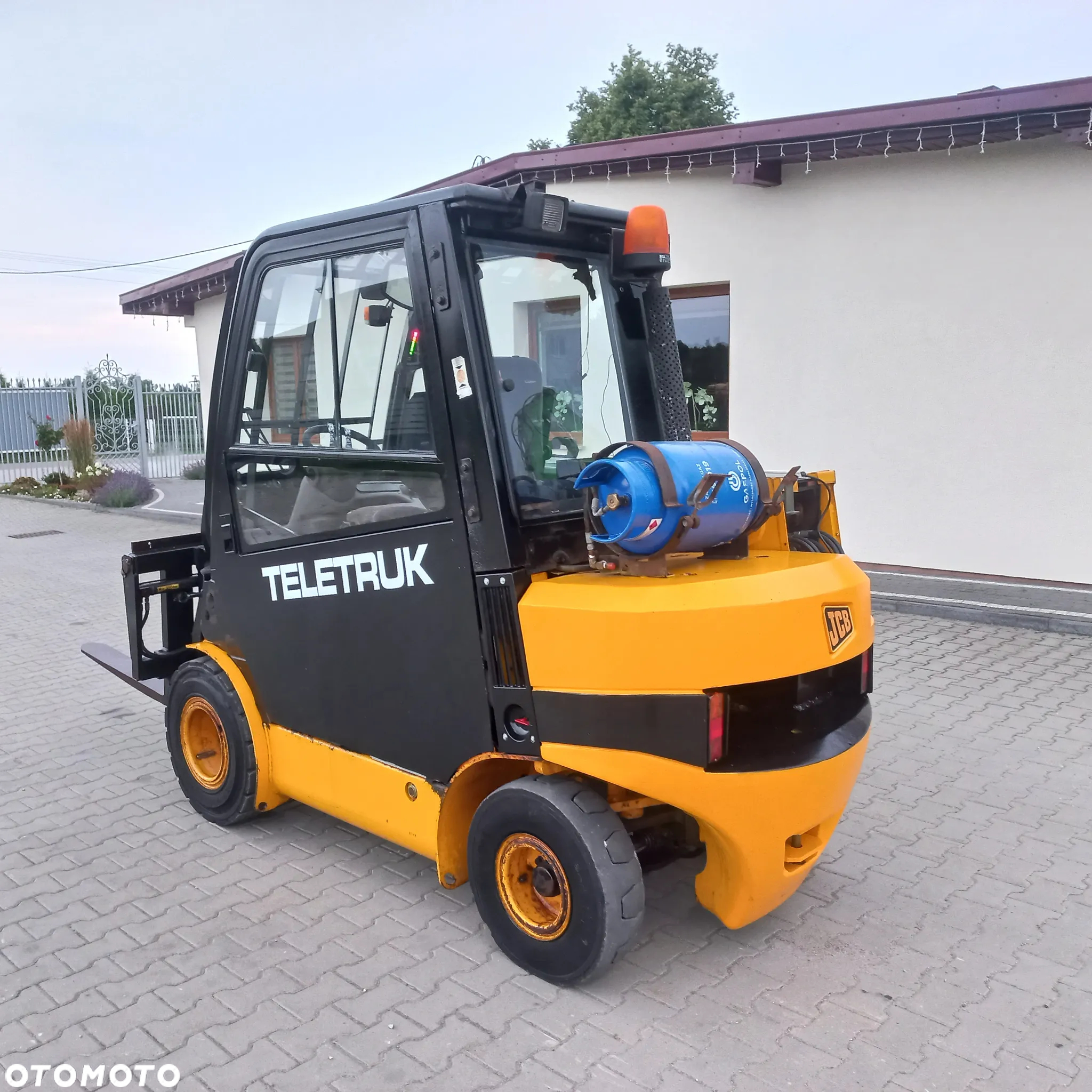 JCB TELETRUCK - 8