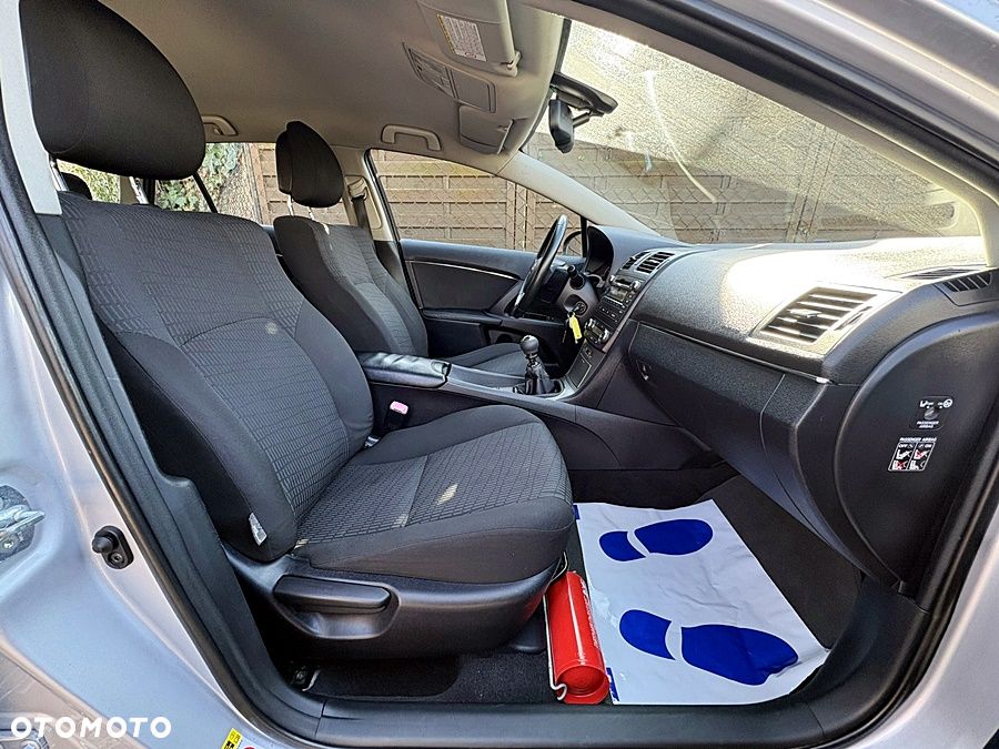 Toyota Avensis 2.0 D-4D - 22