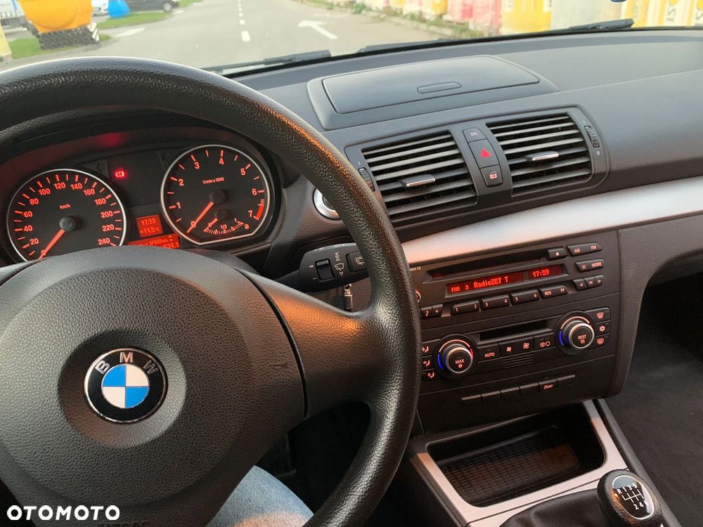 BMW Seria 1 116i - 10