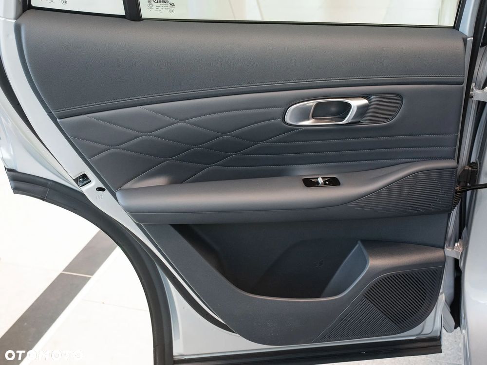 Geely Starray EM-i 1.5 PHEV Pro - 9