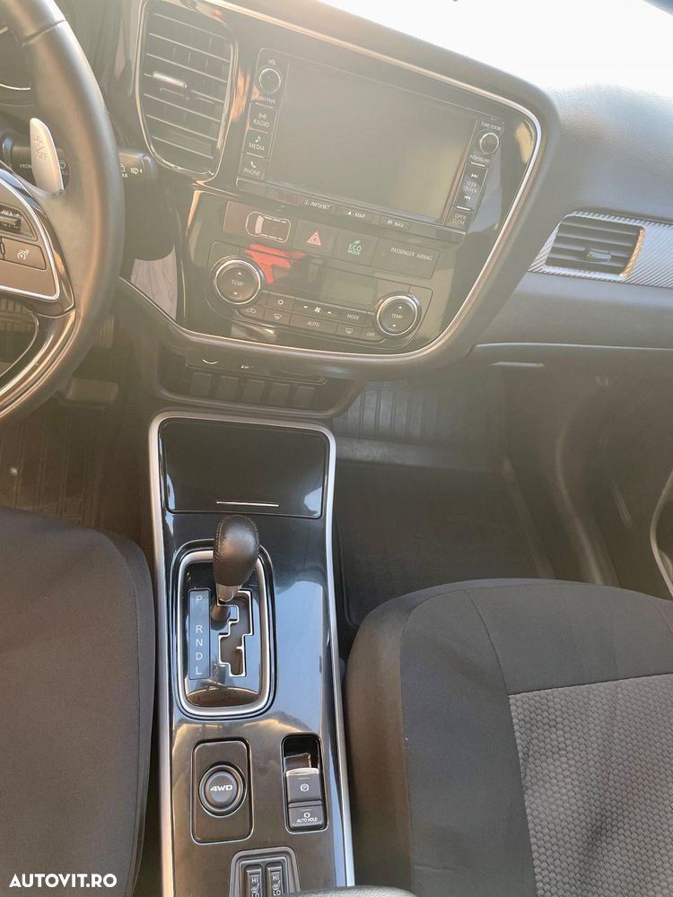 Mitsubishi Outlander 2.2 Litre DI-D AWD Instyle Aut. - 11
